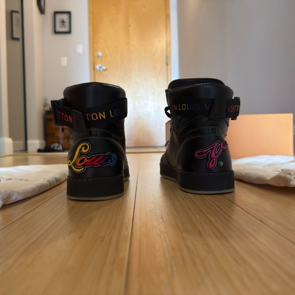 Louis Vuitton Leather High Top - Picture 4 of 11